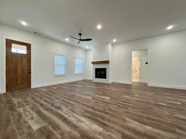 Building Photo - 12 Beneraird Ln