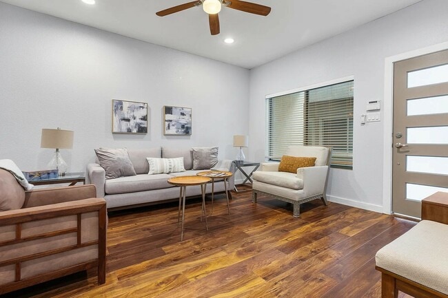 Foto del edificio - 503 Swanee Dr