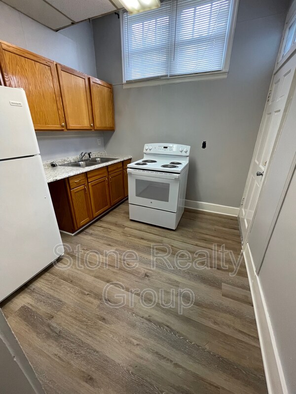 Building Photo - 518 Crawford St