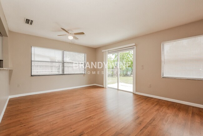 Foto del edificio - Discover Your Happy Place! Schedule Your T...