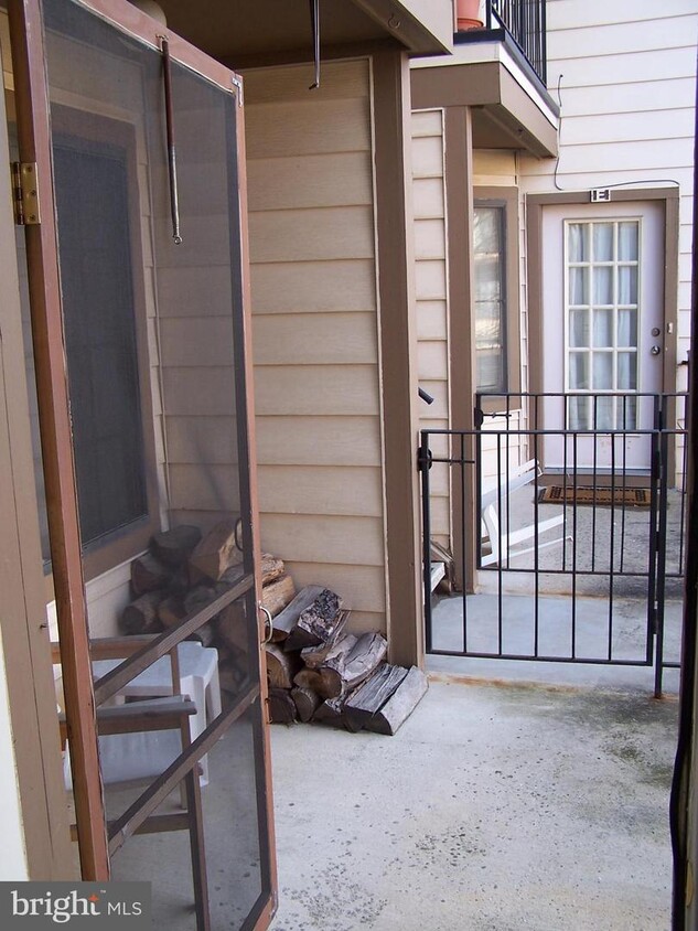 Primary Photo - 1617 Carriage House Terrace