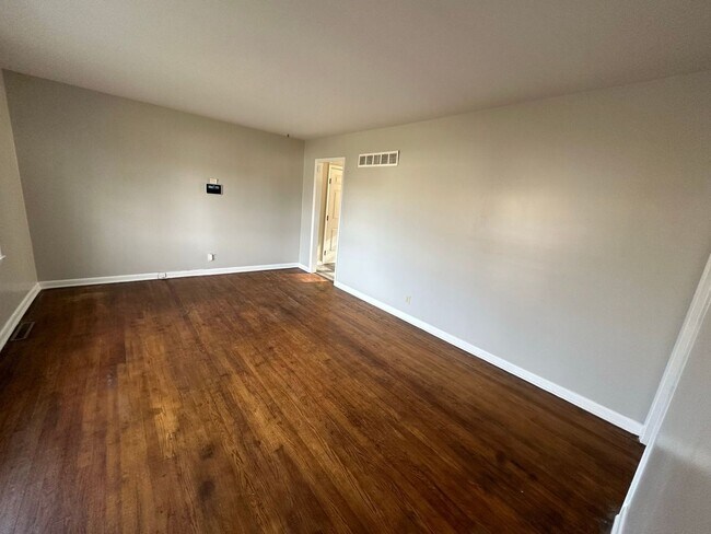 Foto del edificio - Coming Soon: 3-Bed, 2-Bath Home with Finished Basement