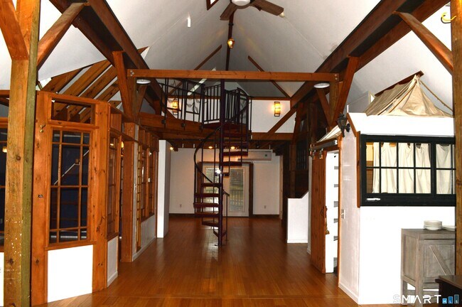 Foto del edificio - 3 Fox Run