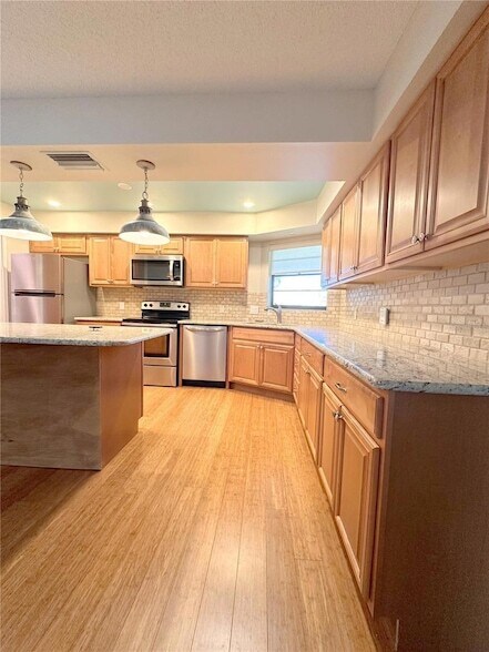 Building Photo - 229 Mark Twain Ln