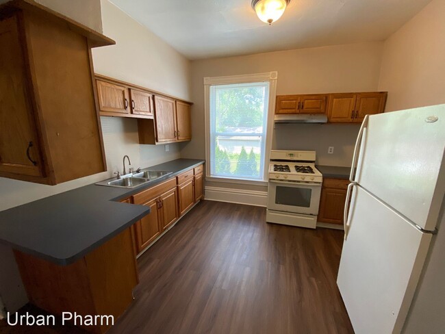 Foto del edificio - 1557-1559 Forrest Ave NE