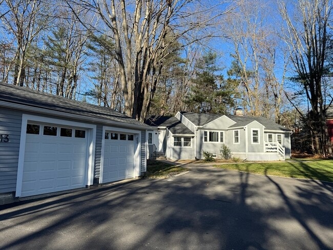 Foto del edificio - 113 Central St