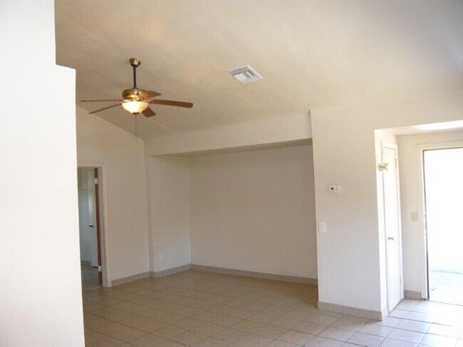 Foto del edificio - 3726 N Estrella Ave