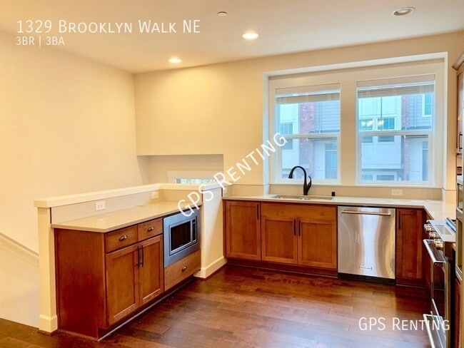 Building Photo - Stylish and Sleek Townhome in Issaquah!