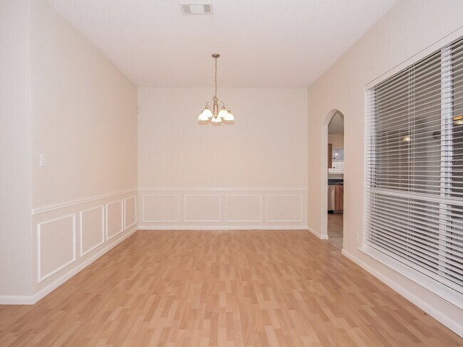 Foto del edificio - 925 Comiskey Ct