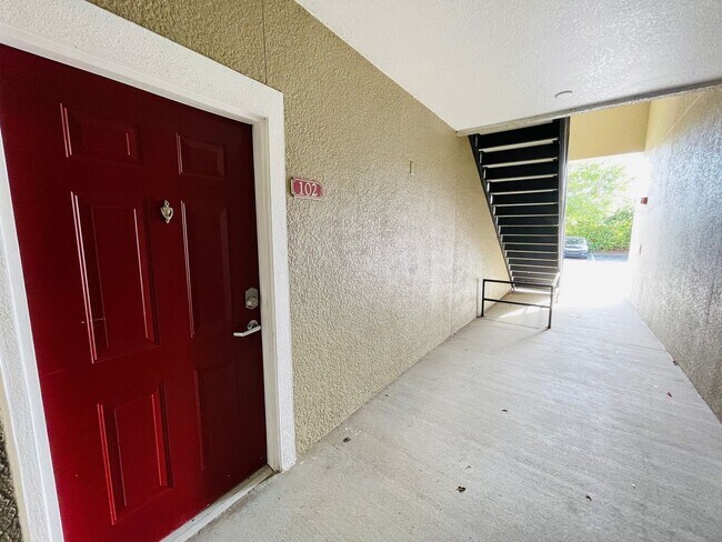 Foto del edificio - Exclusive Opportunity & Modern Elegance in...