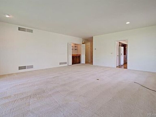 Building Photo - 2800 S University Blvd