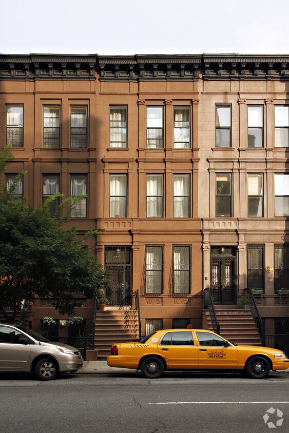 Building Photo - 2052 Madison Ave