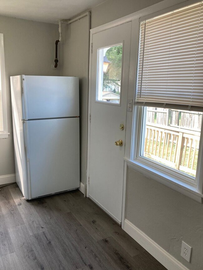 Building Photo - 3 Bedroom 1 Bathroom Duplex Home in Aberde...