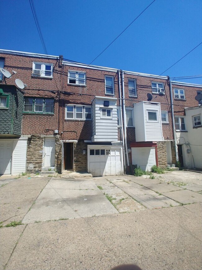 Foto del edificio - 3 bedroom rental in Olney Section of Philadelphia