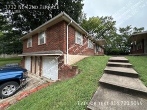 Building Photo - 3732 NE 42nd Terrace