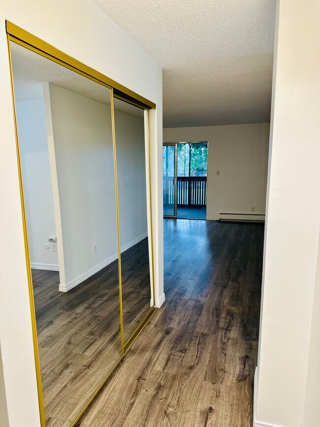 Foto del edificio - 3460 S Poplar St