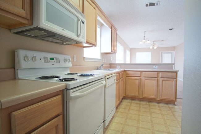 Foto del edificio - Coming Available 10/17 – 2BR/1BA Home in S...