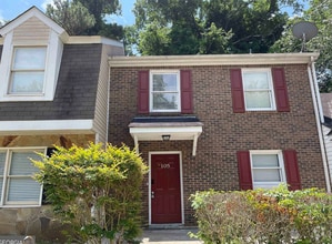 Building Photo - 105 Oak Hill Cir