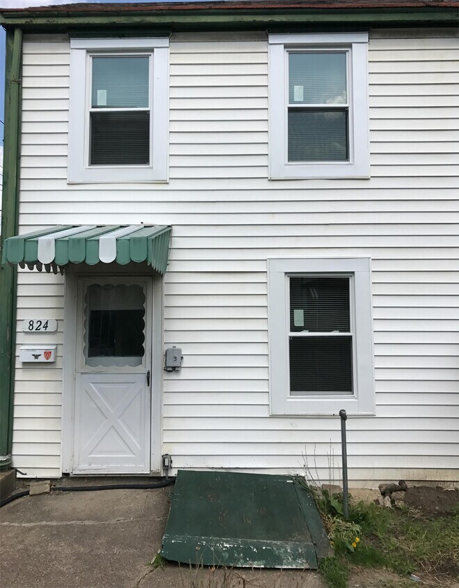 Foto principal - 824 Steuben St