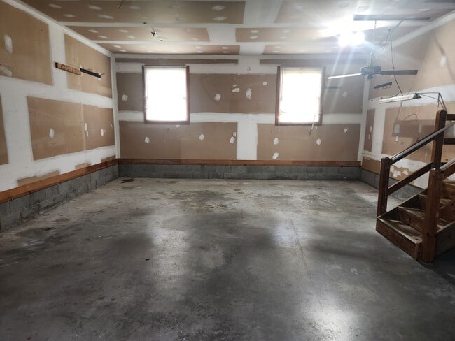 Building Photo - Chesterfield-Winterpock Area- Custom 3 Bed...