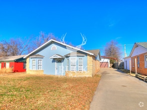 Building Photo - 211 E Harmon Dr