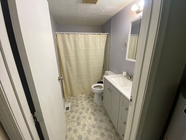 Foto del edificio - 6836 Centennial Dr