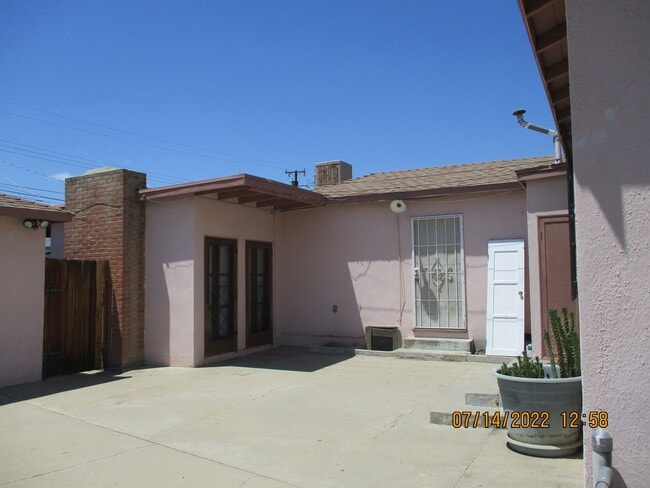 Foto del edificio - 1421 1/2 El Rancho Dr