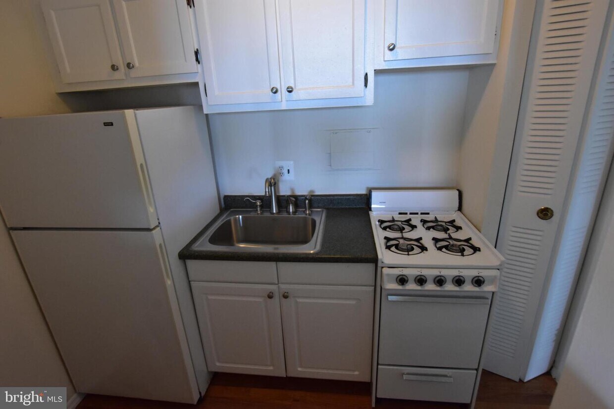 Foto principal - 1836 Metzerott Rd
