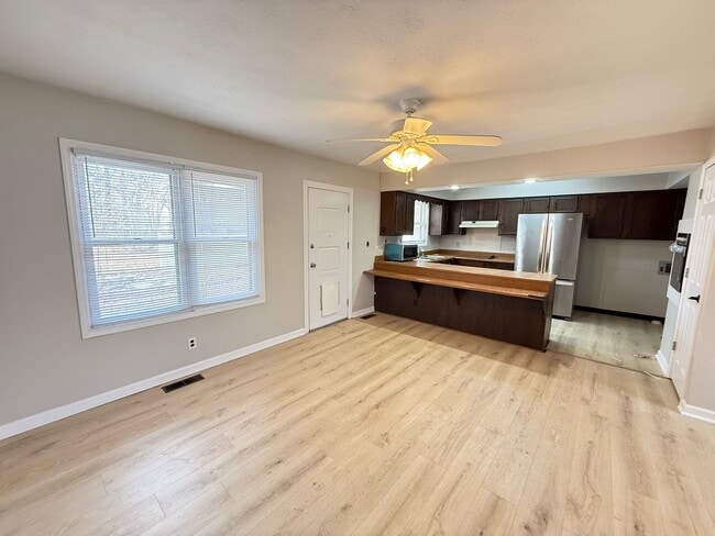 Building Photo - 105 Milton Dr