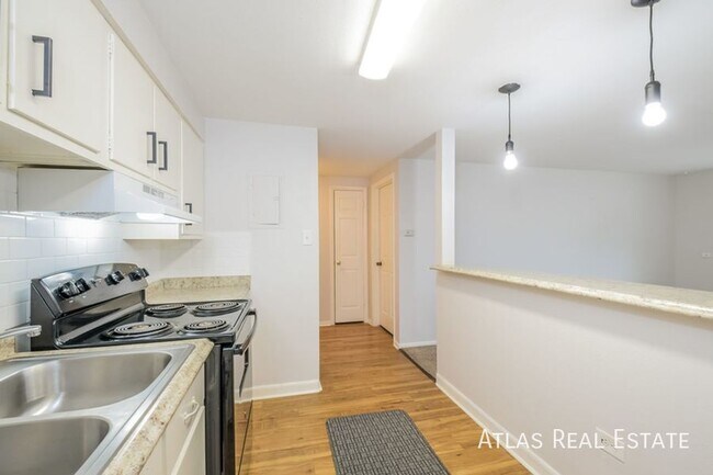 Foto del edificio - 4993 King St