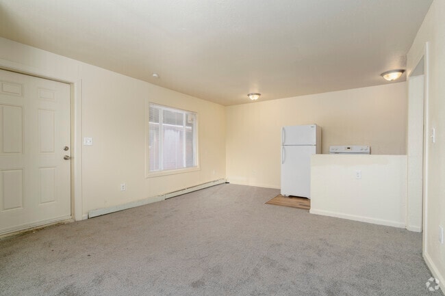 Interior Photo - 17161 Denver St