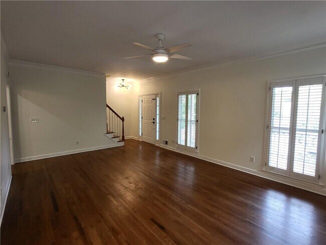 Foto del edificio - 1155 Davis Pl NW