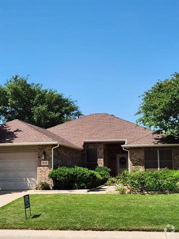 Building Photo - 9600 Pinewood Dr