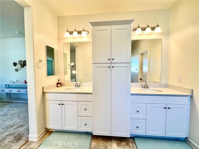 Building Photo - 3082 Carrizo Dr