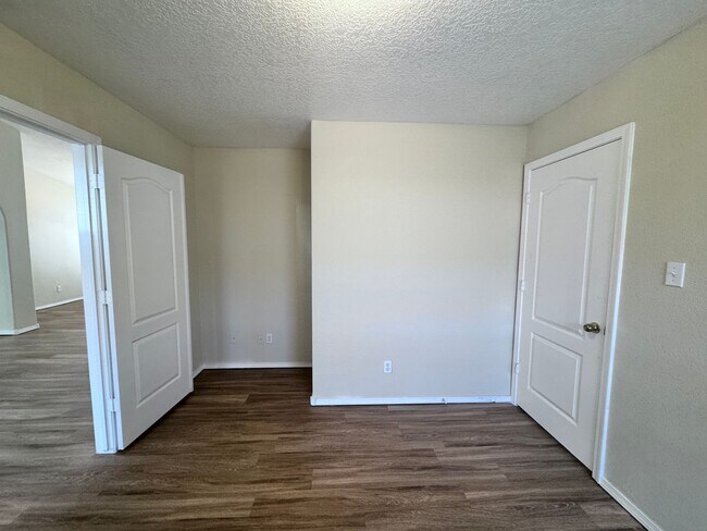 Foto del edificio - 3 bed 2 bath home in Los Lunas
