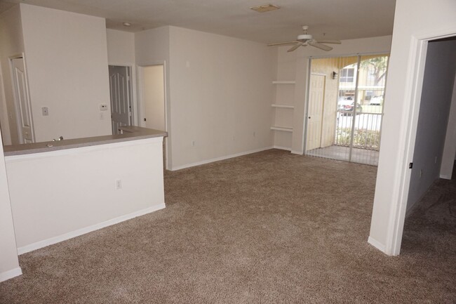 Building Photo - Spacious 2/2  in Visconti at Maitland