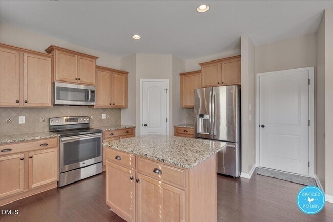 Foto del edificio - 831 Ember Dr