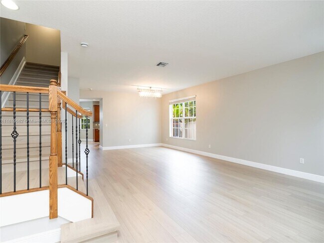 Foto del edificio - 2028 SW 16th Terrace