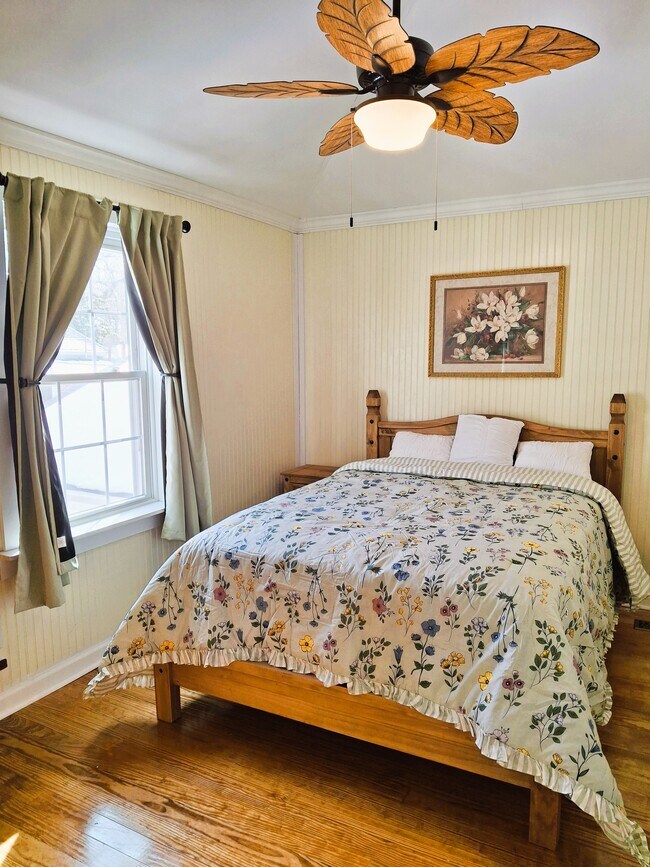 Foto del edificio - 108 E Park Ave