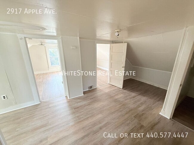 Building Photo - 2917 Apple Ave