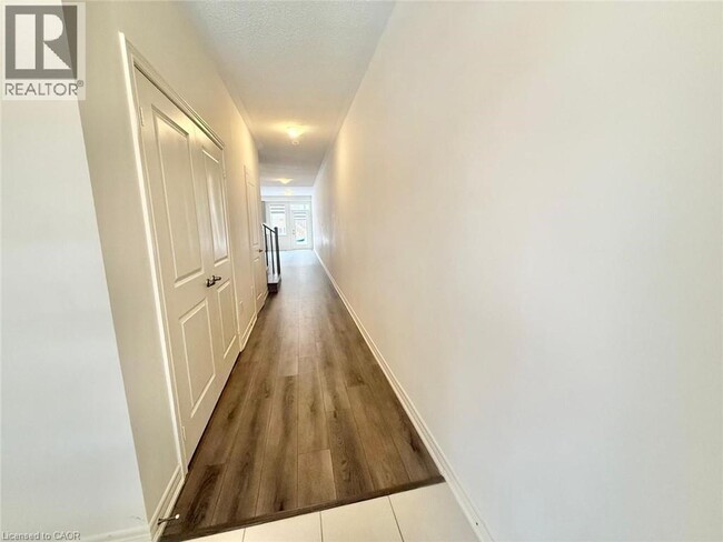 Building Photo - 21 Gledhill Crescent