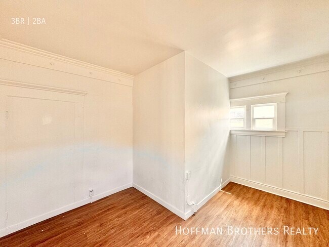 Foto del edificio - 617 S Soto St