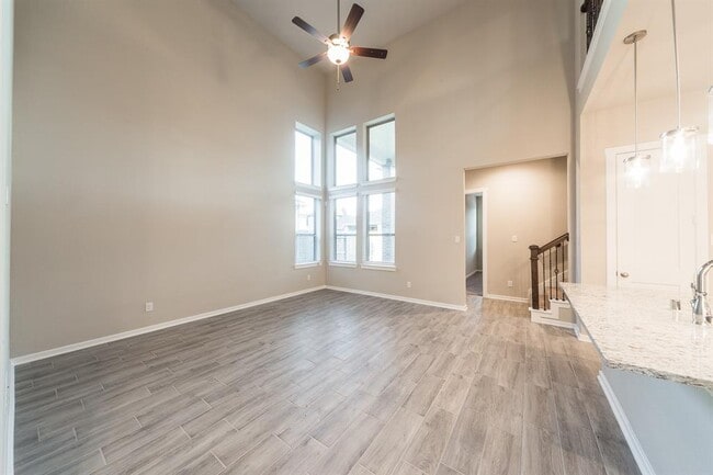 Building Photo - 29139 Autumn Brook Dr