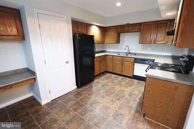 Building Photo - 8552 Paragon Ct