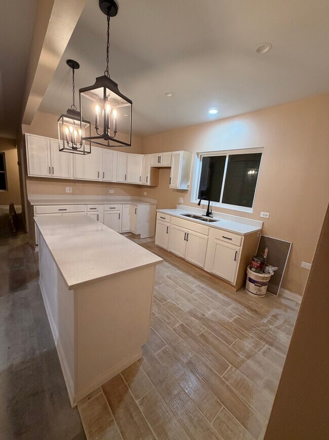 Building Photo - 6741 S Bishop St