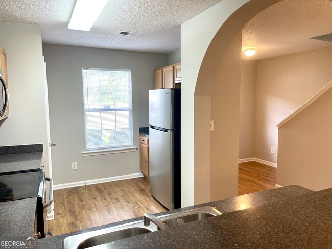 Building Photo - 140 Prattling Ct