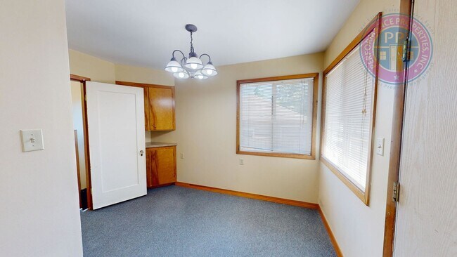 Building Photo - North Portland Gem! 3 Bed, 2 Bath Home in Prime Willamette Location