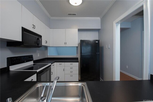 Foto del edificio - 1763 Raintree Commons Dr