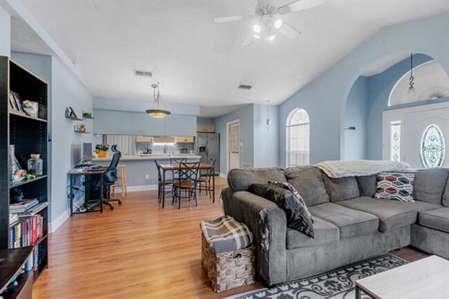 Building Photo - NE Tallahassee Home In Centre Court