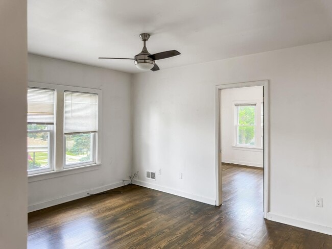 Building Photo - 207 N Prospect Rd